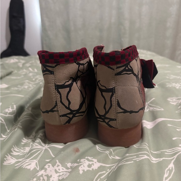 Clarks Stranger Things boots - Picture 3 of 13